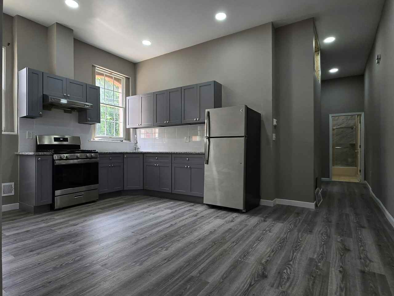 1218 North 16th Street - Photo 3 of 27