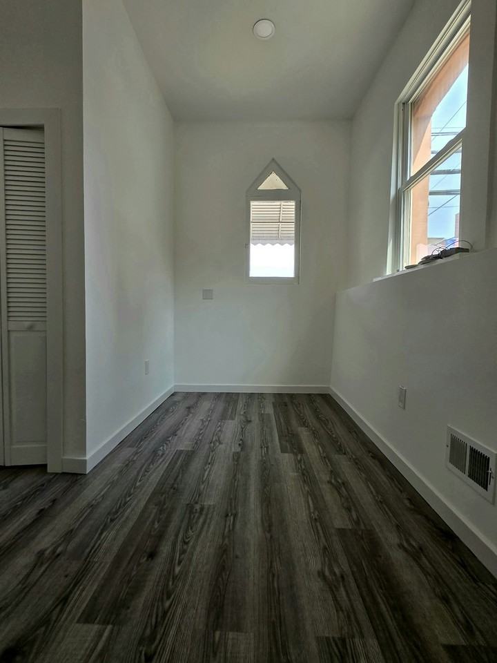 1218 North 16th Street - Photo 5 of 27