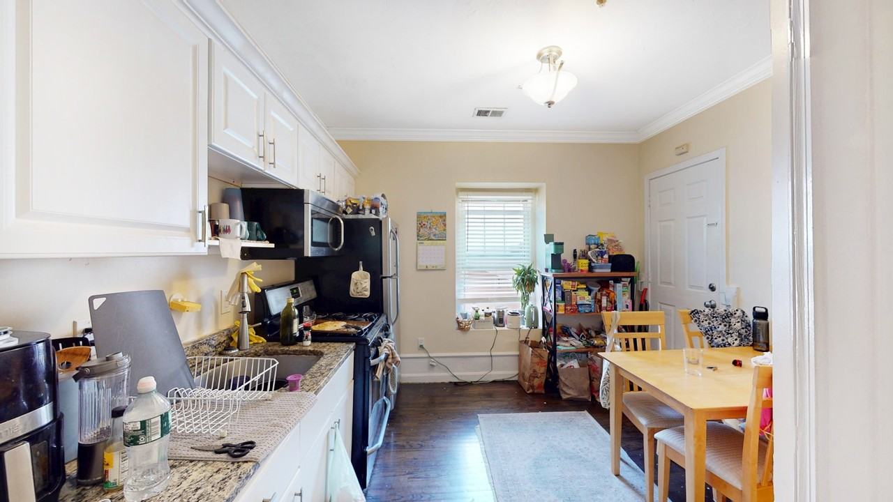 712 Shawmut Avenue, Unit 2L(3) - Photo 6 of 11