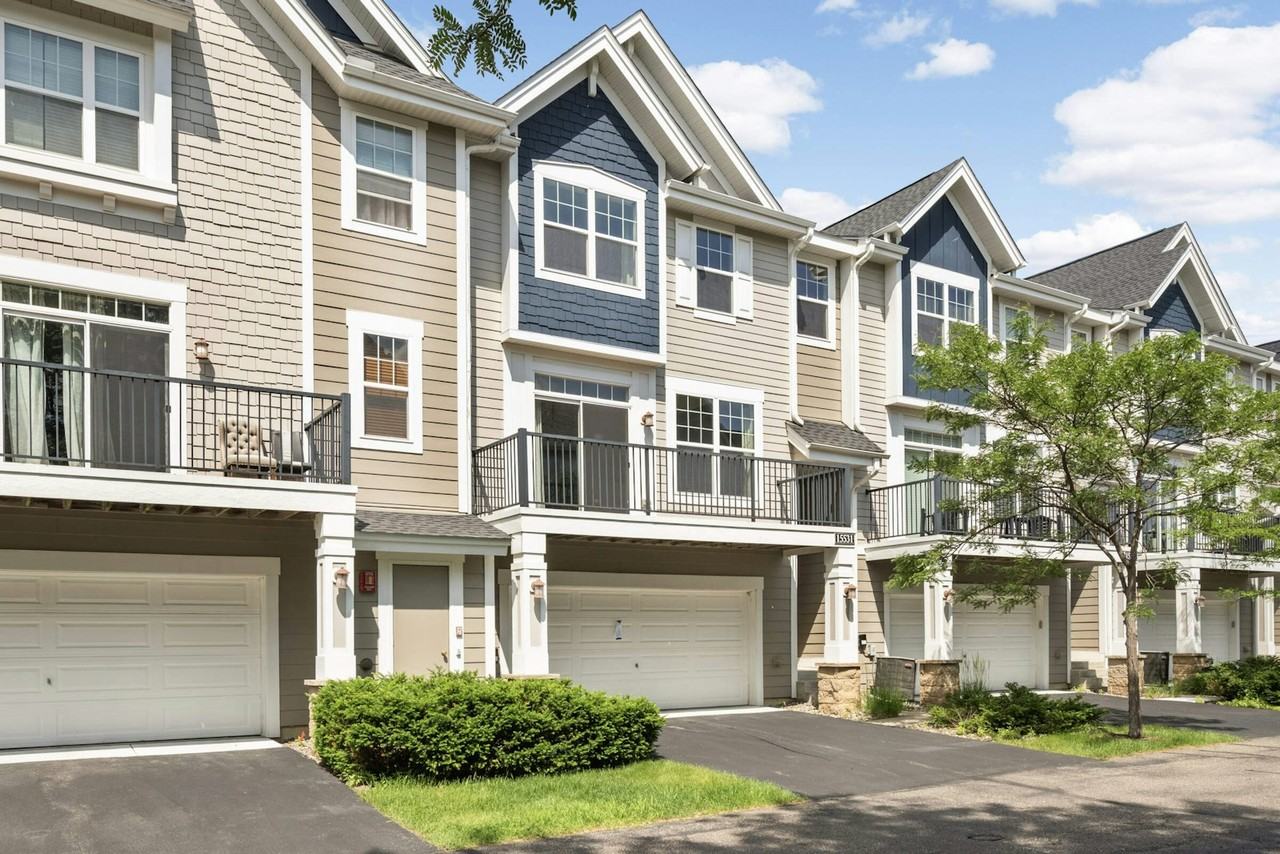 15531 Eagle Shore Dr - Photo 3 of 26