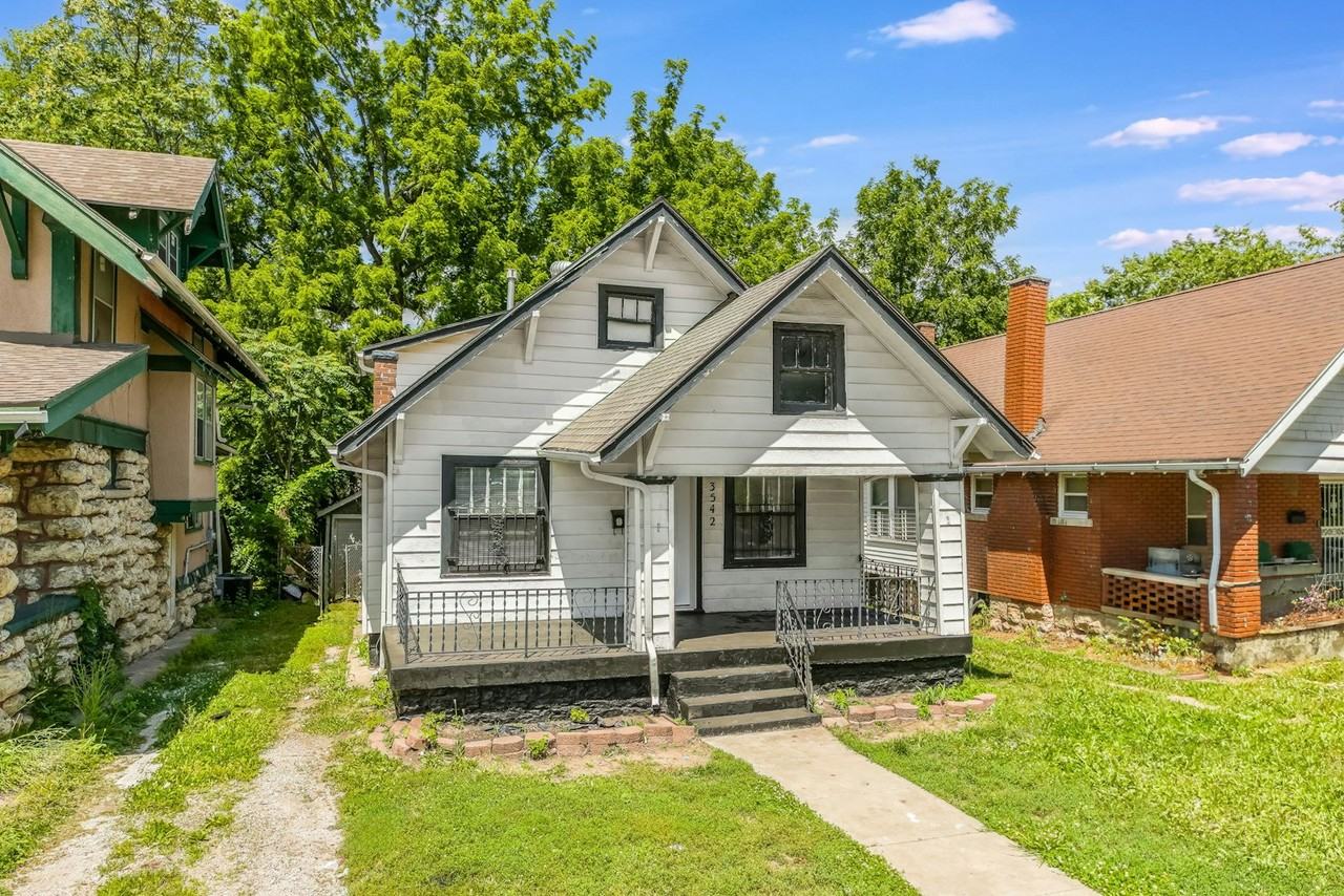 3542 College Ave - Photo 2 of 24