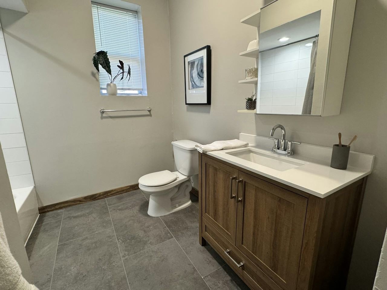 3007 California Avenue - Photo 5 of 18