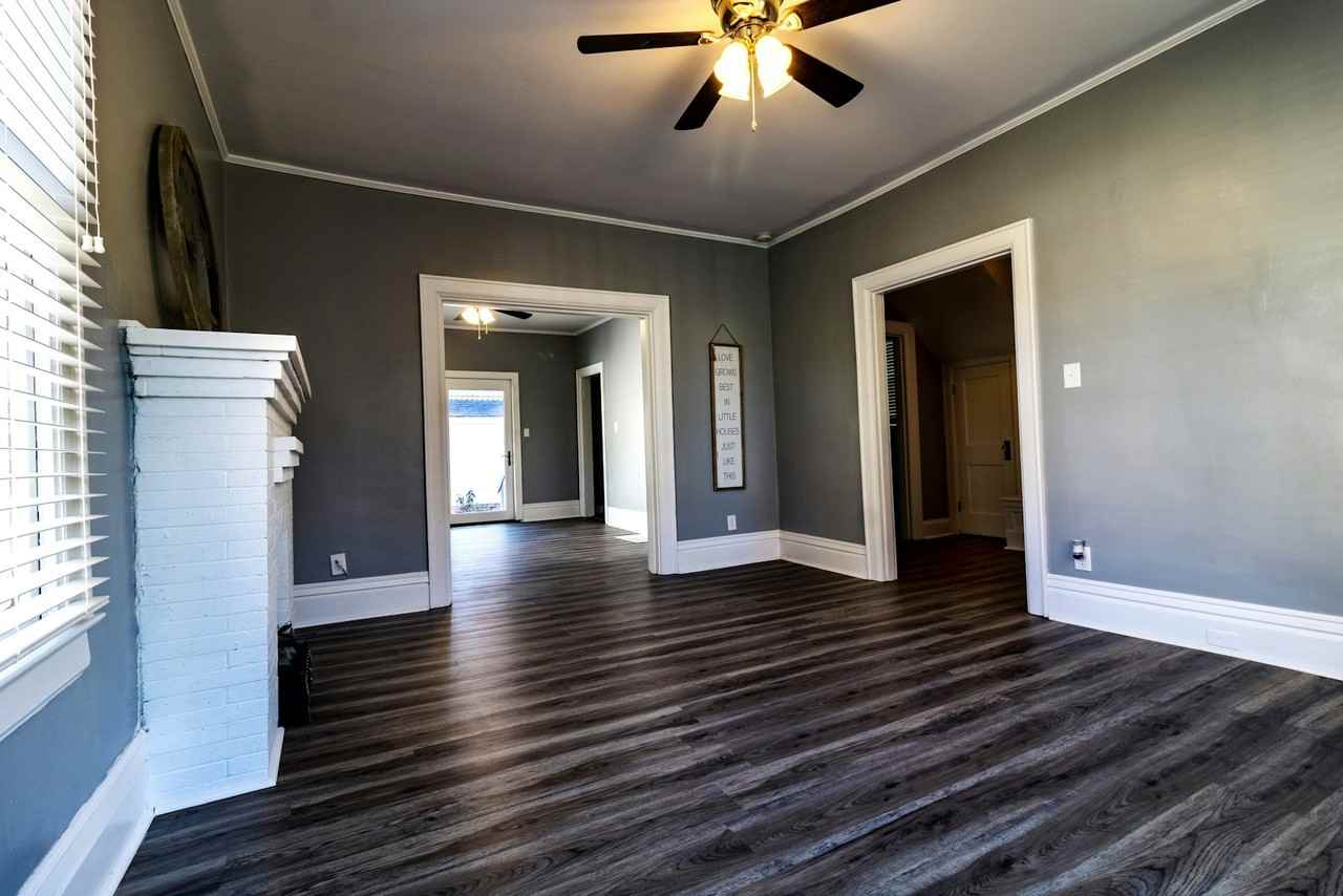 922 Charles Court - Photo 4 of 18