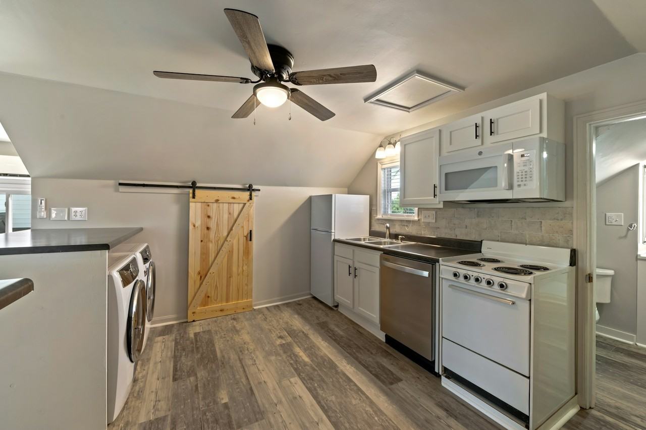 1205 Charleston Avenue, Unit 3 - Photo 4 of 18