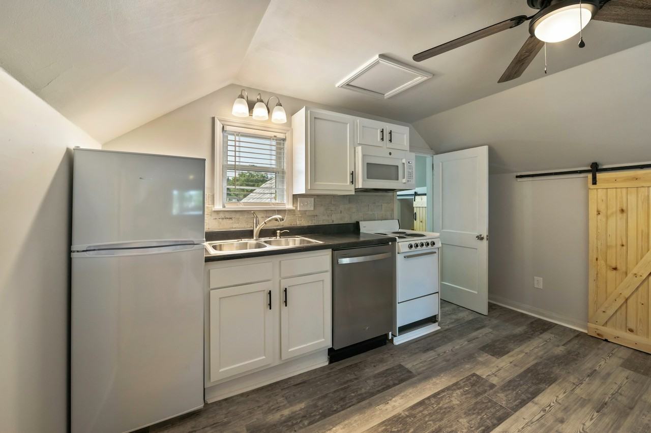1205 Charleston Avenue, Unit 3 - Photo 7 of 18