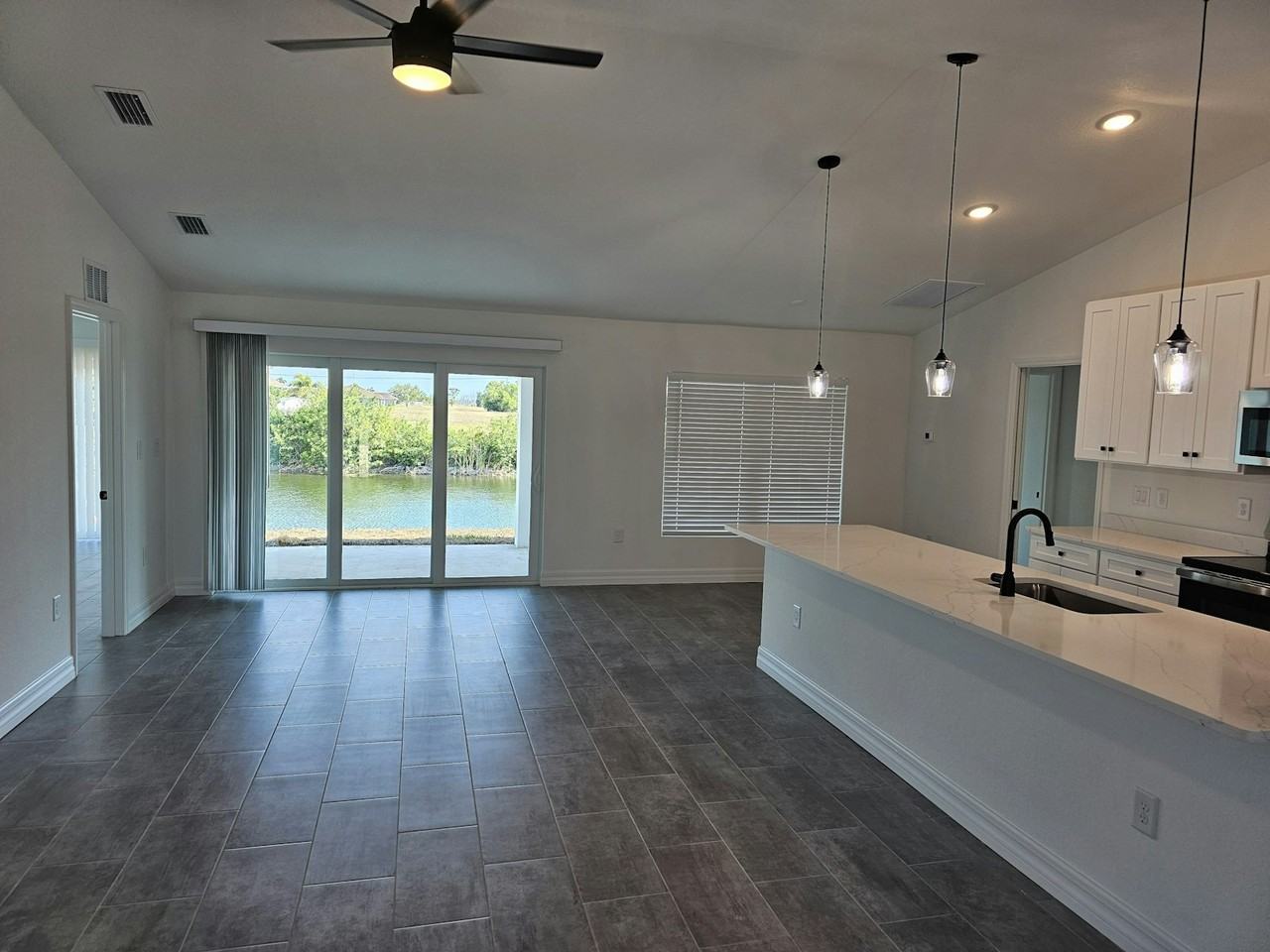 6 NE 20th St - Photo 3 of 37