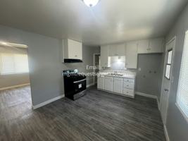 featured image of 427 W 3rd St #435B