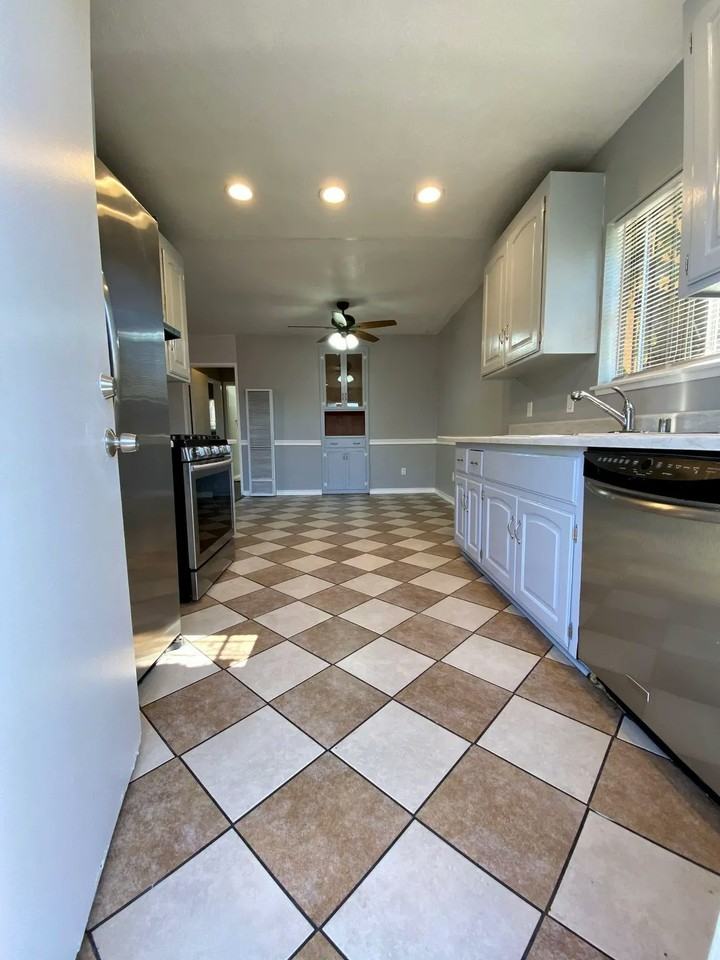 2037 Lime Avenue - Photo 3 of 18