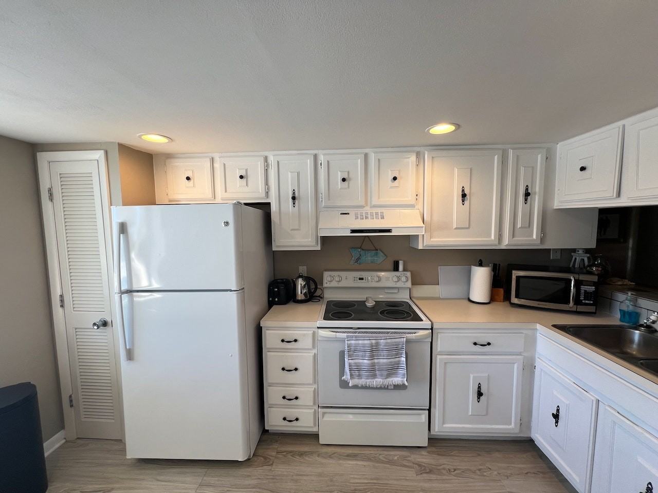 3920 Orange Grove Boulevard, Unit 8 - Photo 7 of 39