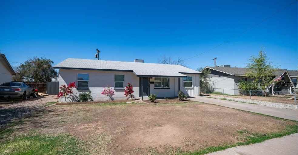 5638 North 61st Lane - Photo 2 of 18