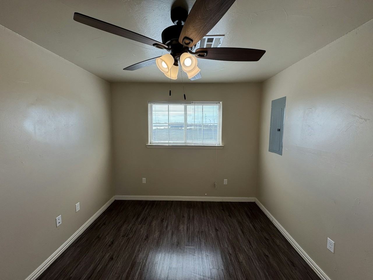 9921 Deborah Ln - Photo 2 of 4