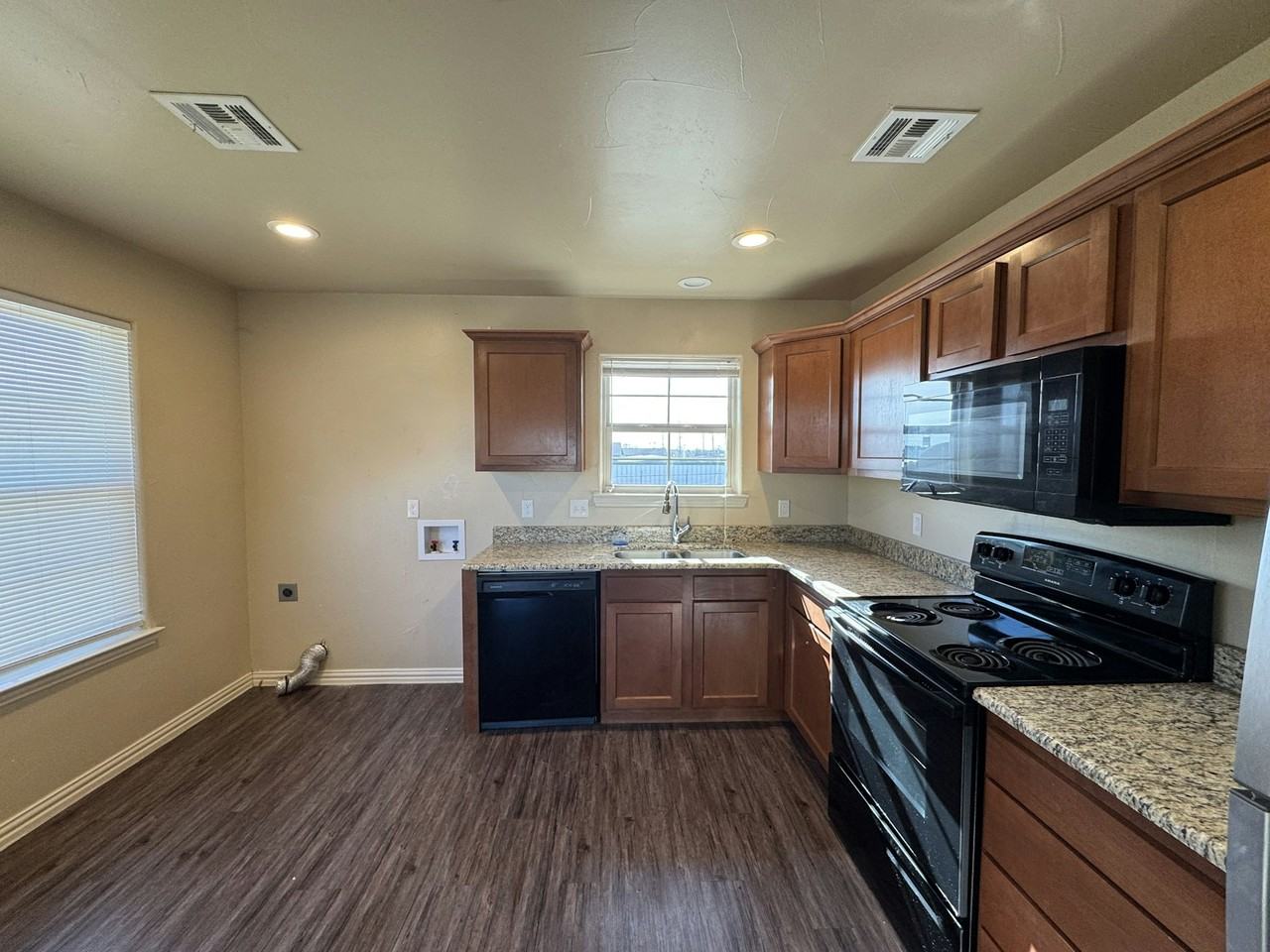 9921 Deborah Ln - Photo 3 of 4