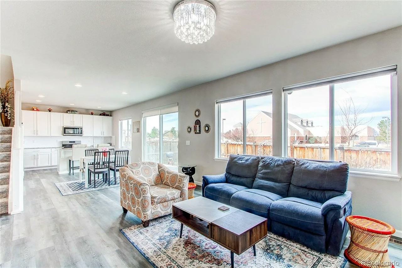 15920 Hayloft Lane - Photo 4 of 36