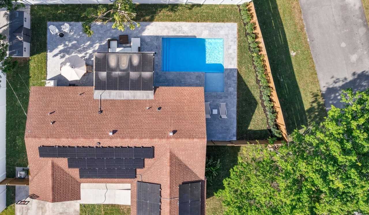 667 Blue Jay Rd - Photo 3 of 37