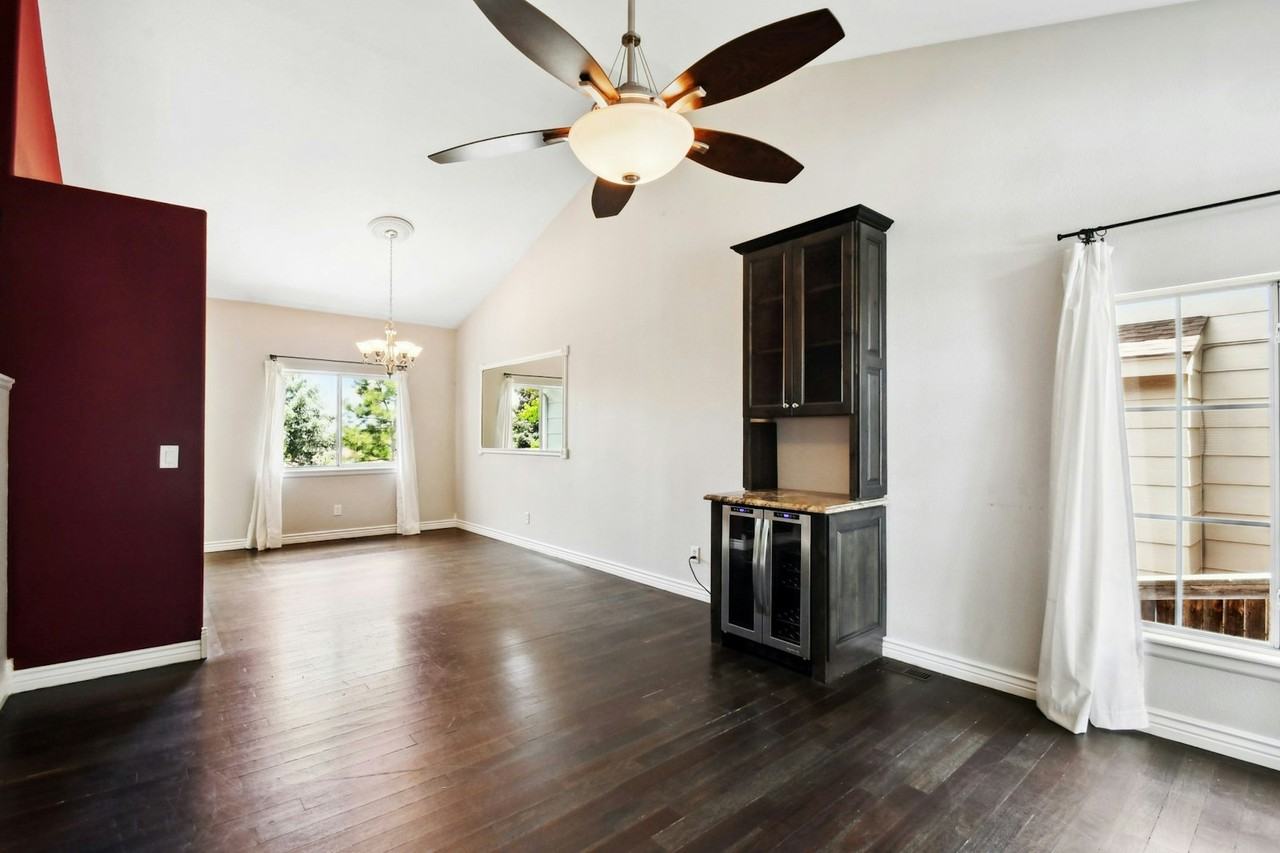 16229 Hedgeway Drive - Photo 3 of 50