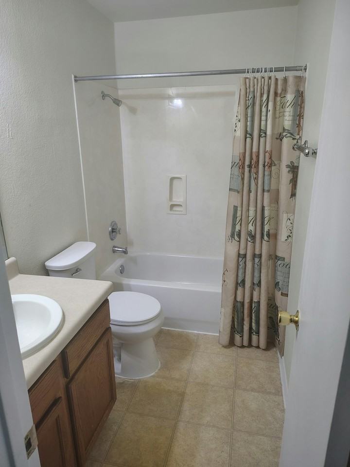 382 Lake Washington Dr, Unit 1 - Photo 7 of 19