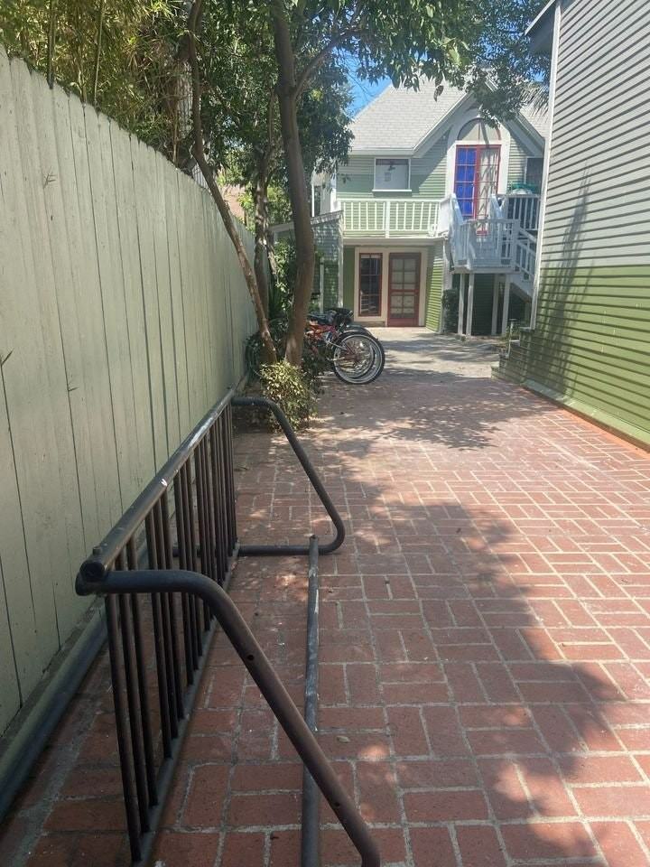 2114 Bonsallo Avenue, Unit Carriage House - Photo 5 of 10