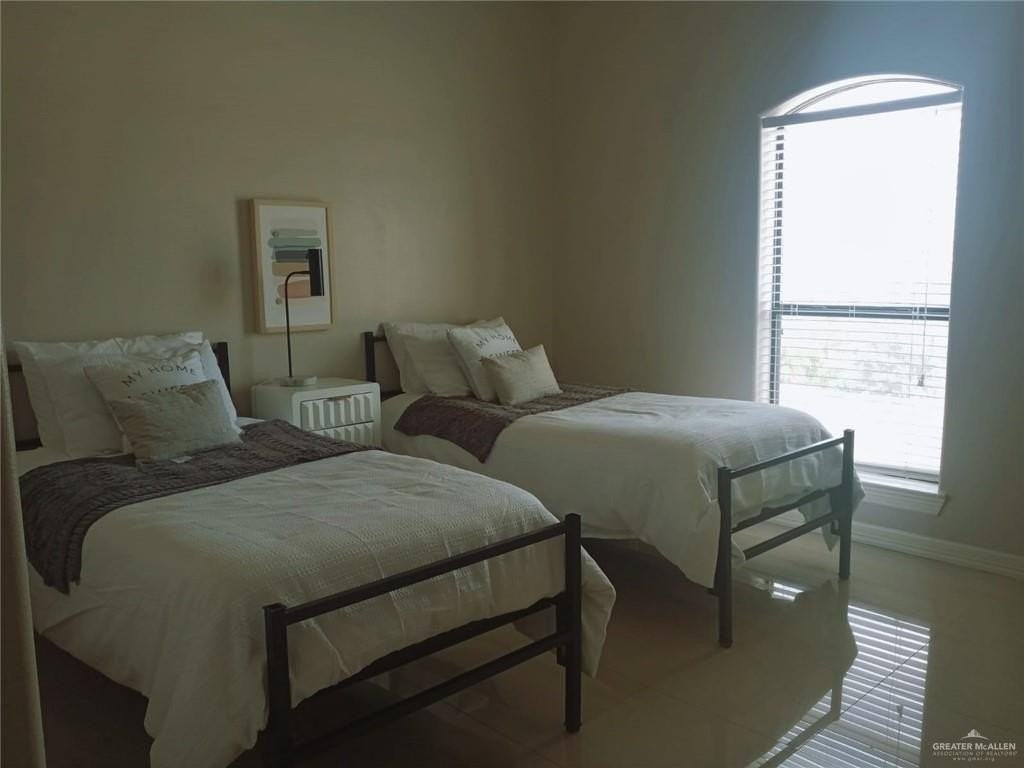 2705 Mimosa St #8 - Photo 7 of 10