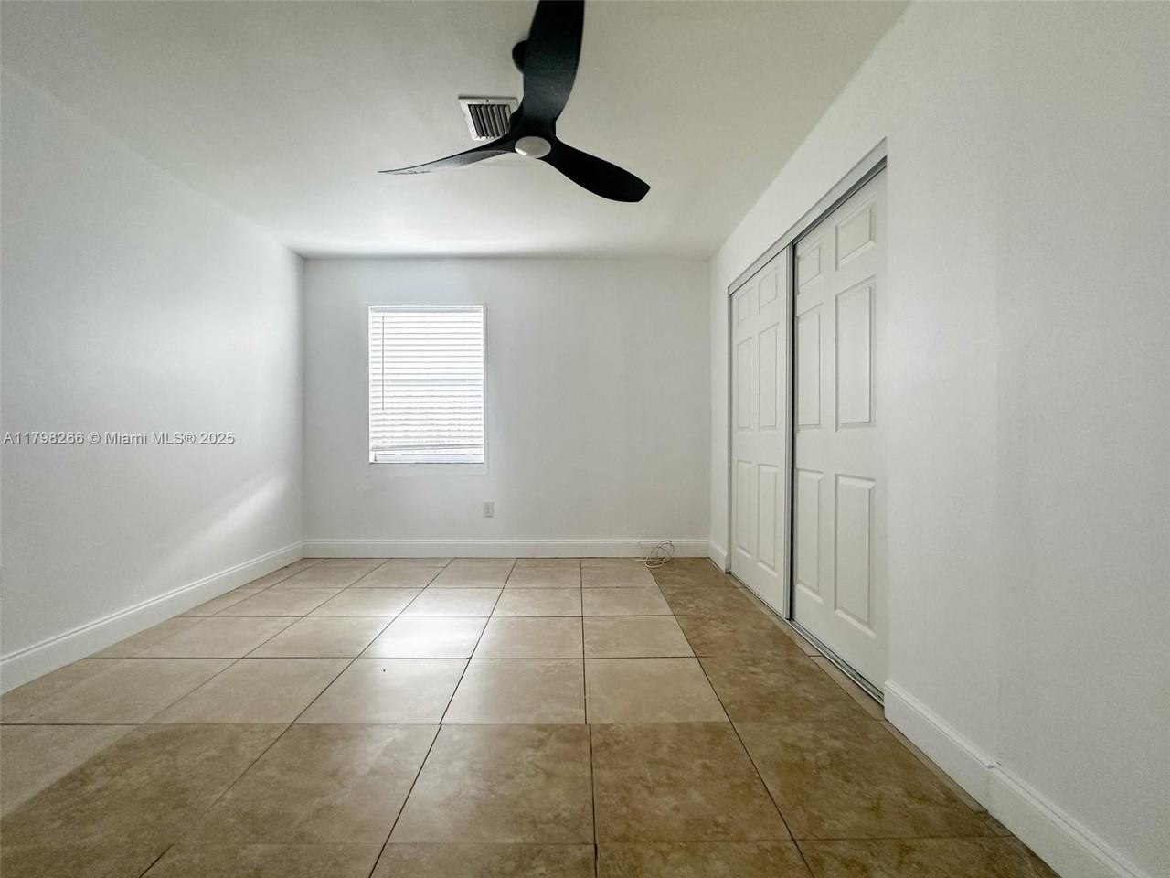 2811 Nw 88th St #1 - Photo 7 of 10