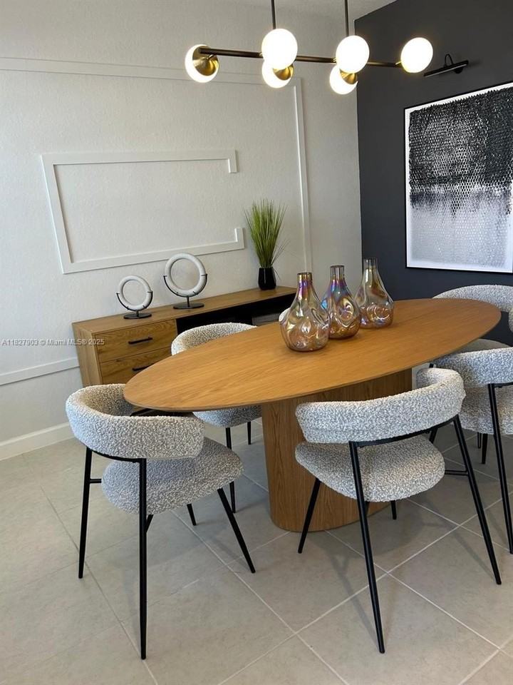 1172 Se 1st Ter - Photo 5 of 5