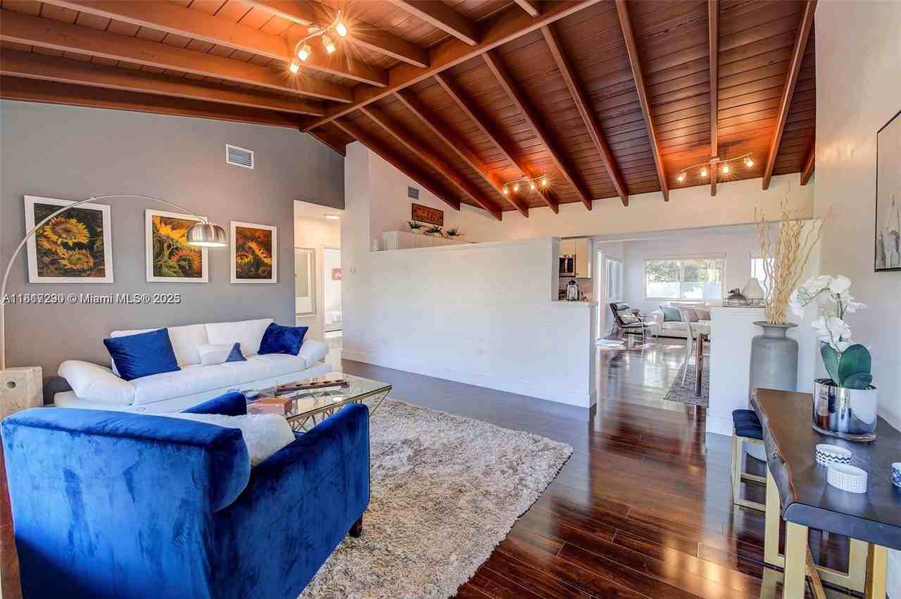 Ne 169th St - Photo 7 of 8