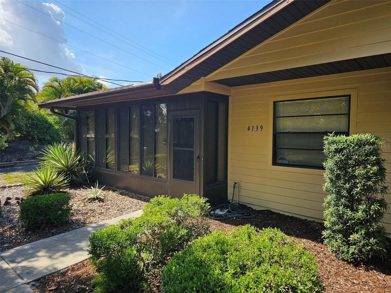 4139 66th Street Cir W - Photo 2 of 30