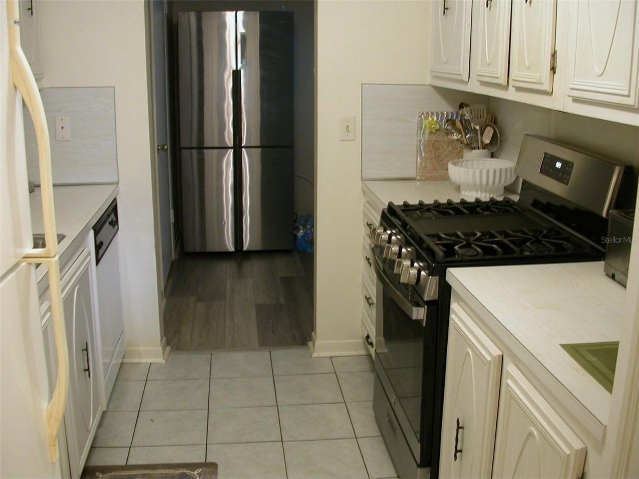 5217 81st St N #22 - Photo 6 of 21
