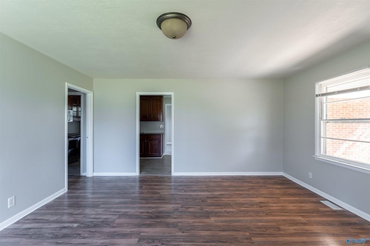 712 Marion Dr - Photo 3 of 30