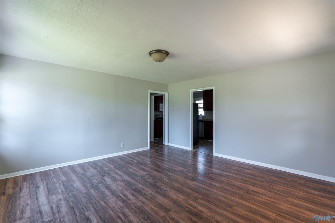 712 Marion Dr - Photo 4 of 30