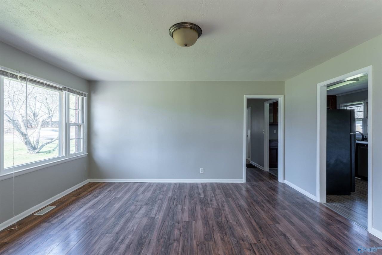 712 Marion Dr - Photo 5 of 30