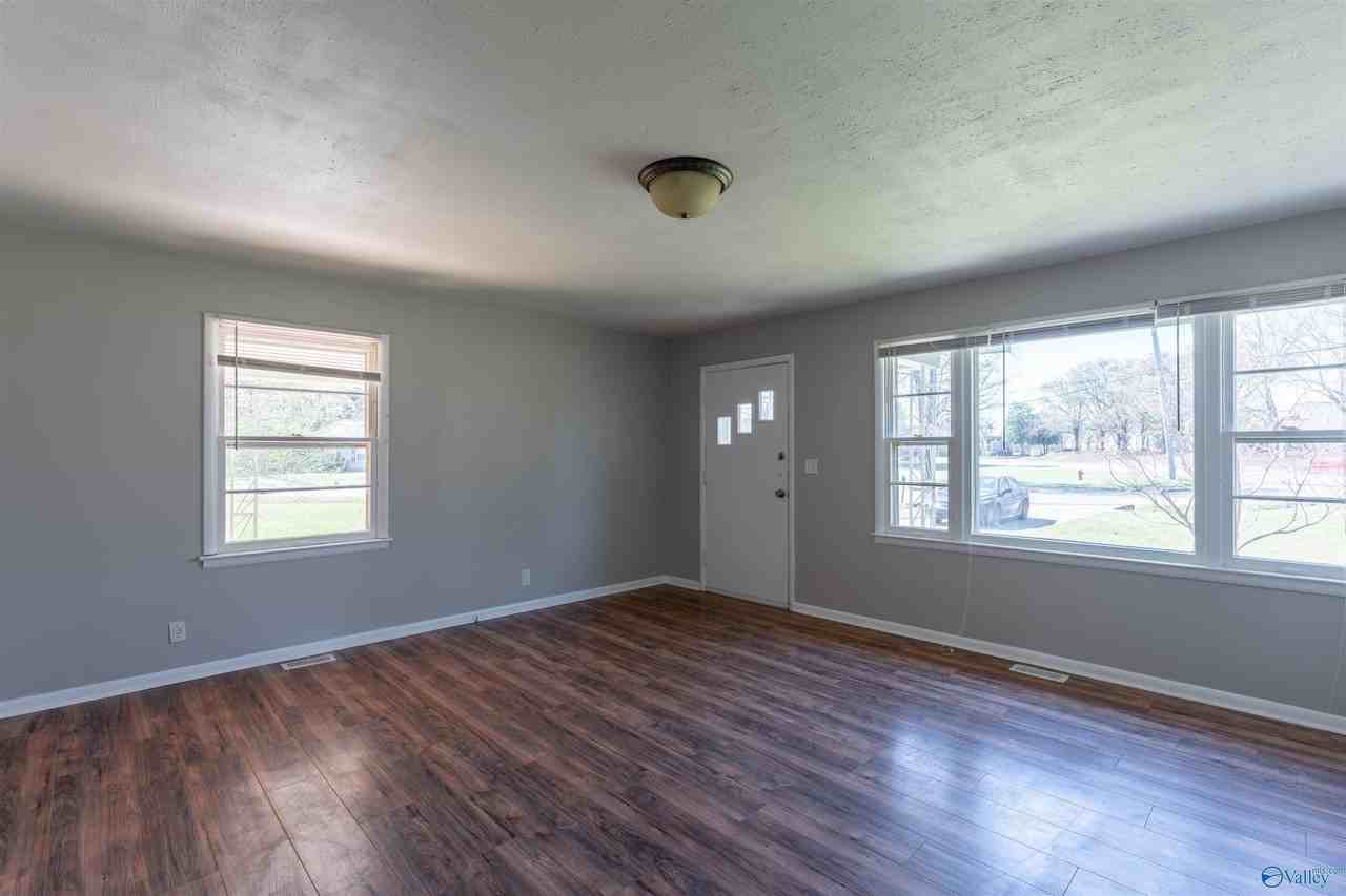 712 Marion Dr - Photo 6 of 30