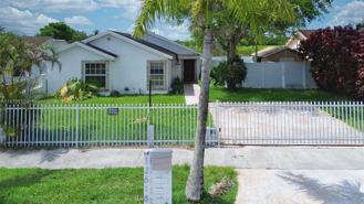 12618 Sw 211th Ter - Photo 1 of 1