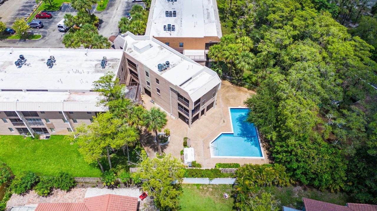 8777 Shadow Wood Blvd #301 - Photo 2 of 8