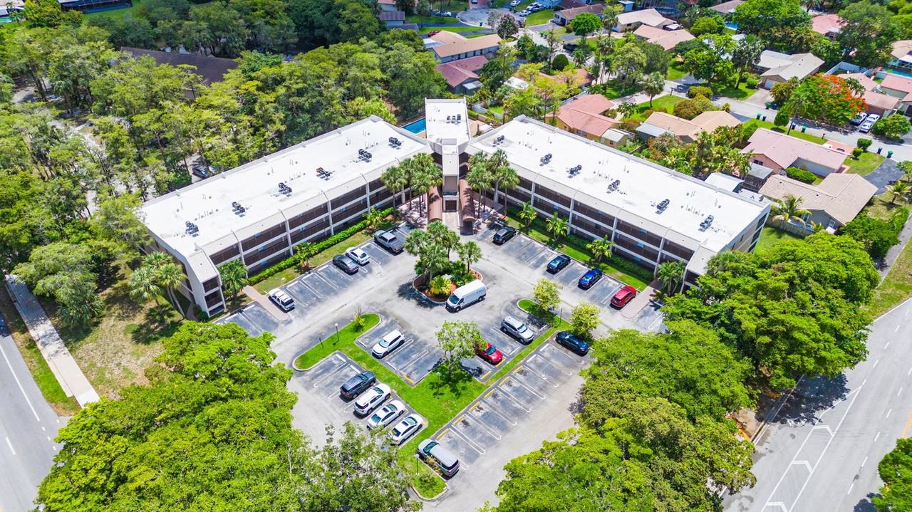 8777 Shadow Wood Blvd #301 - Photo 3 of 8