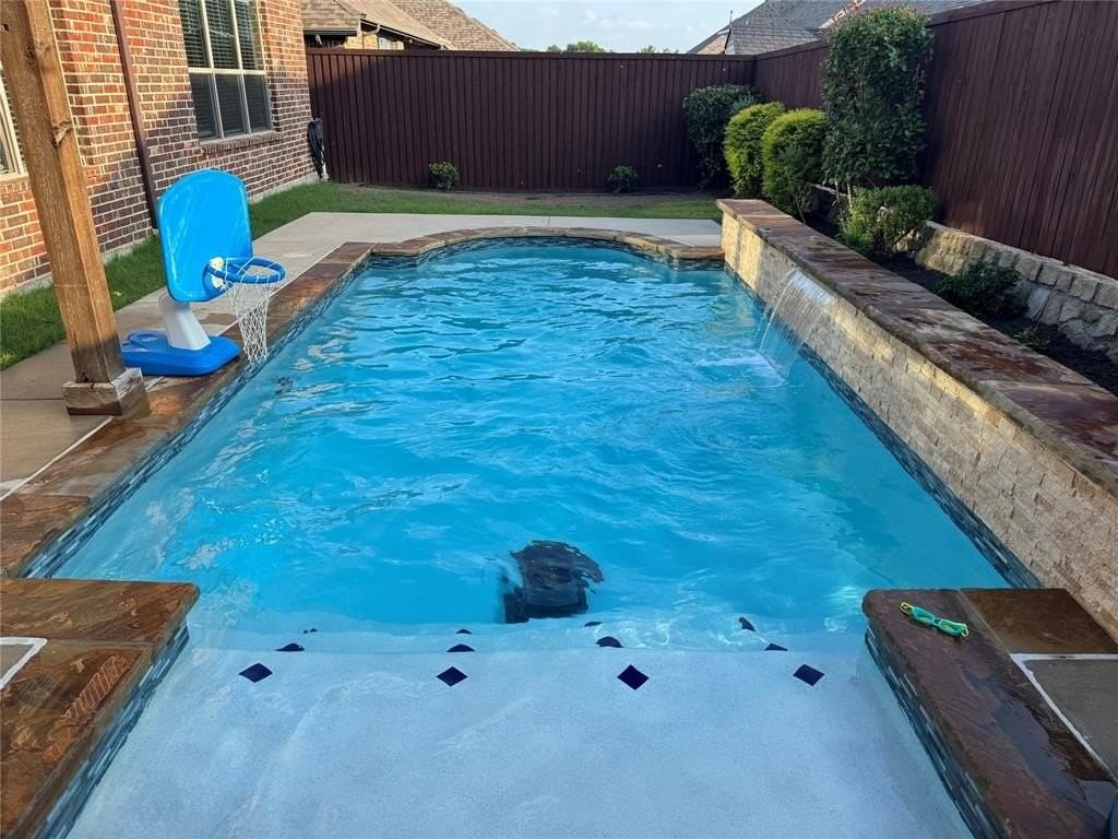 3323 Royal Ridge Dr - Photo 3 of 20