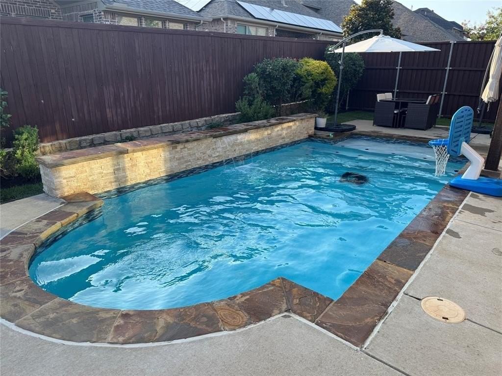 3323 Royal Ridge Dr - Photo 4 of 20