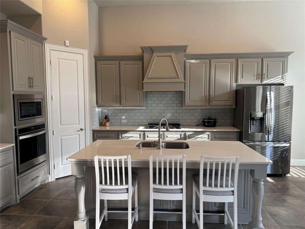 3323 Royal Ridge Dr - Photo 6 of 20