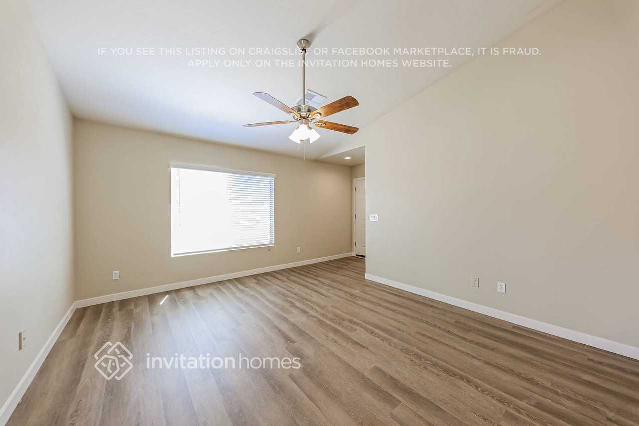 12002 W Aster Dr - Photo 3 of 17