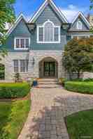 featured image of 620 Lakeside Dr