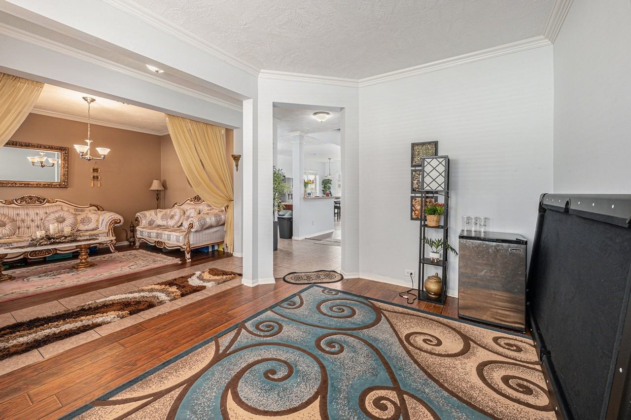 7010 Paradise Park Bnd - Photo 7 of 26