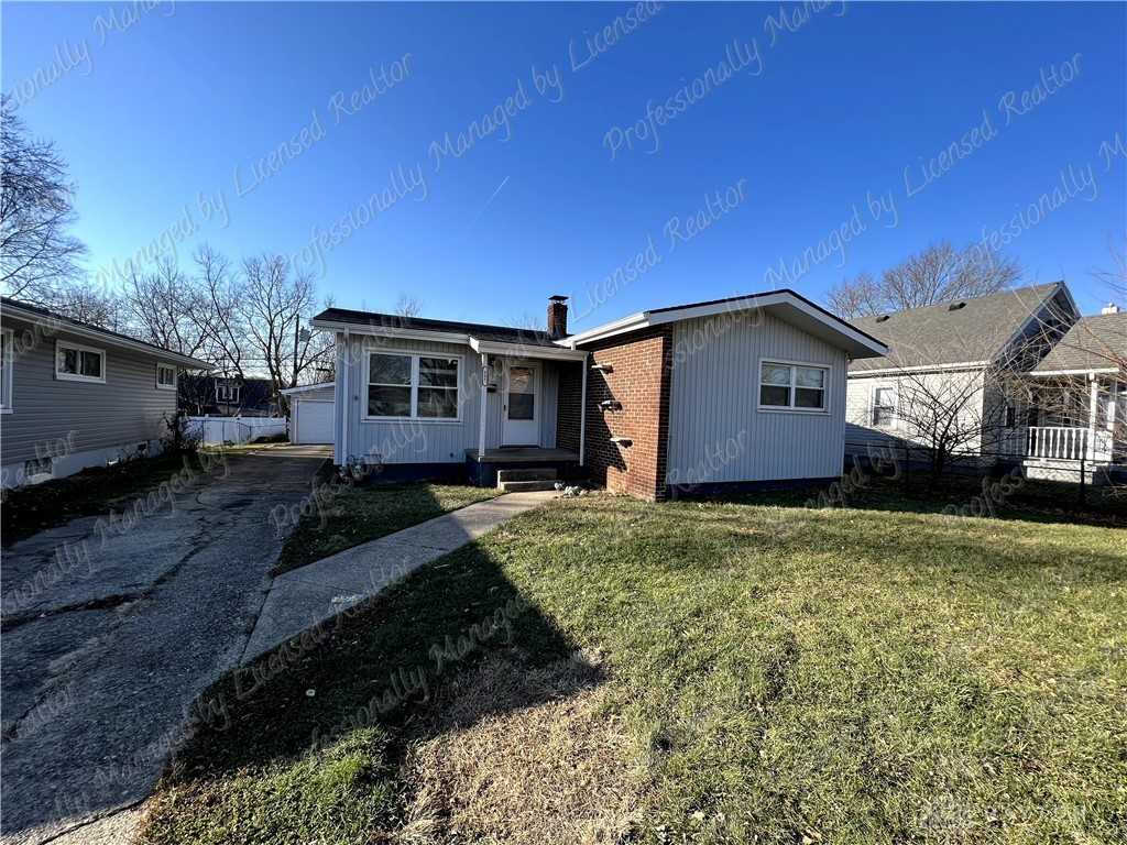 857 S Maple Ave - Photo 2 of 28