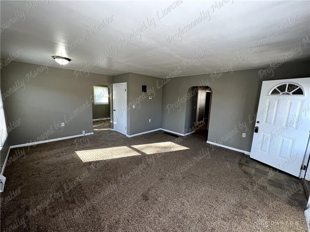 857 S Maple Ave - Photo 6 of 28