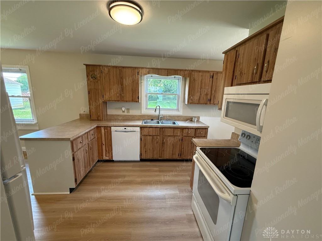 2505 Edenhill Ave - Photo 7 of 27