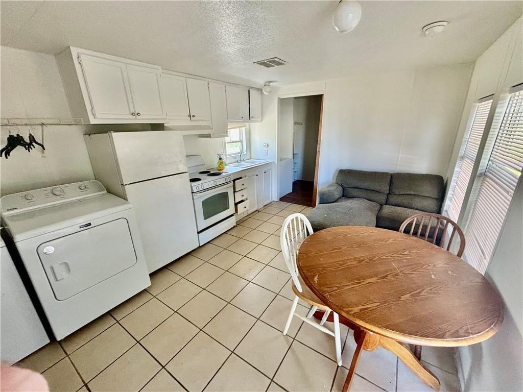 165 Penny Dee Dr - Photo 2 of 8
