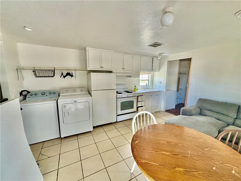 165 Penny Dee Dr - Photo 3 of 8