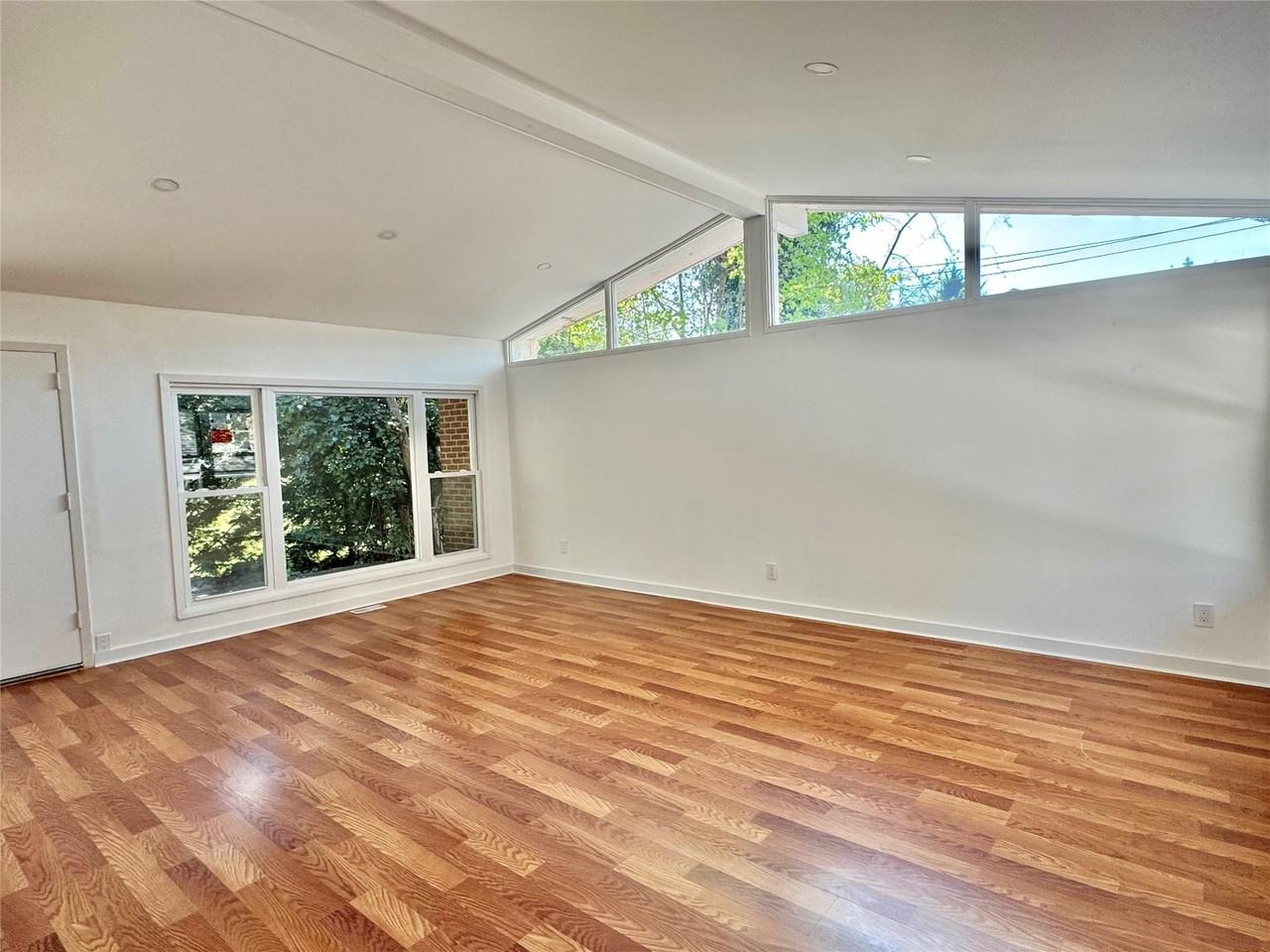 3 Spring Ln - Photo 2 of 34