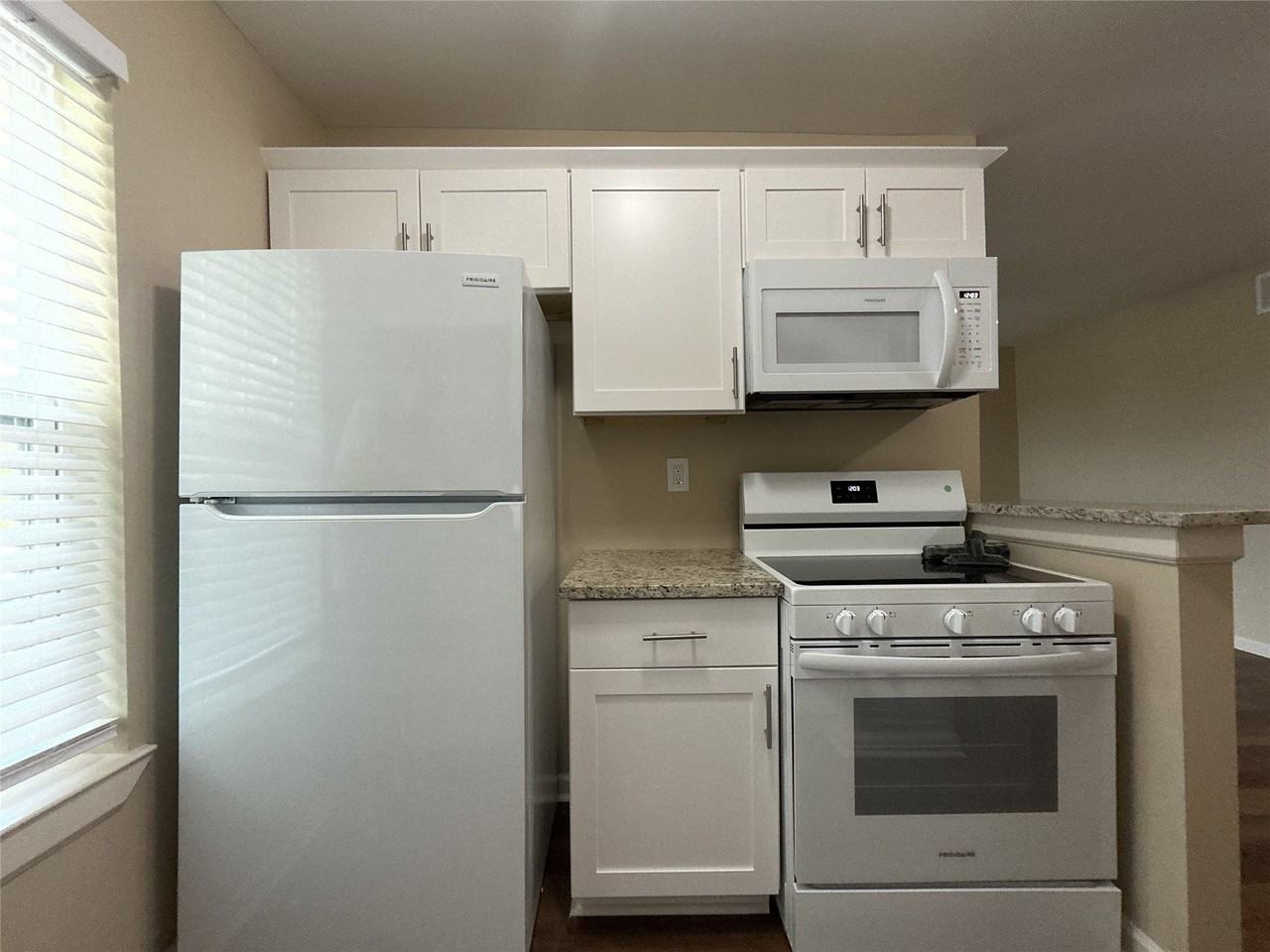 5550 N Braeswood Blvd - Photo 7 of 32