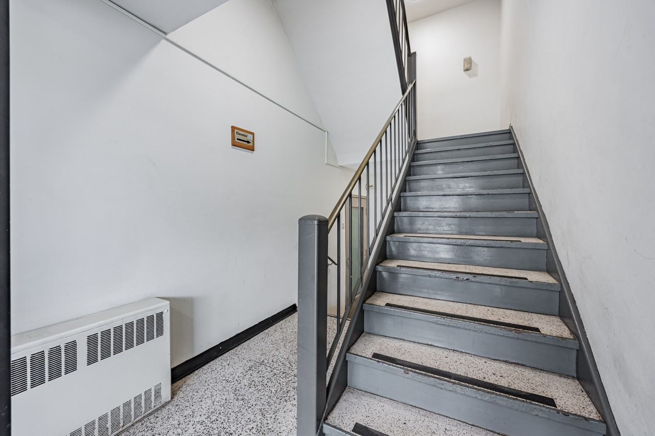 140 Kent Street - Photo 5 of 6