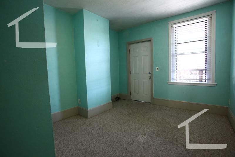 880 Huntington Ave #2 - Photo 4 of 9