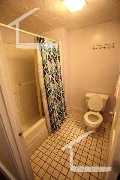 880 Huntington Ave #2 - Photo 5 of 9